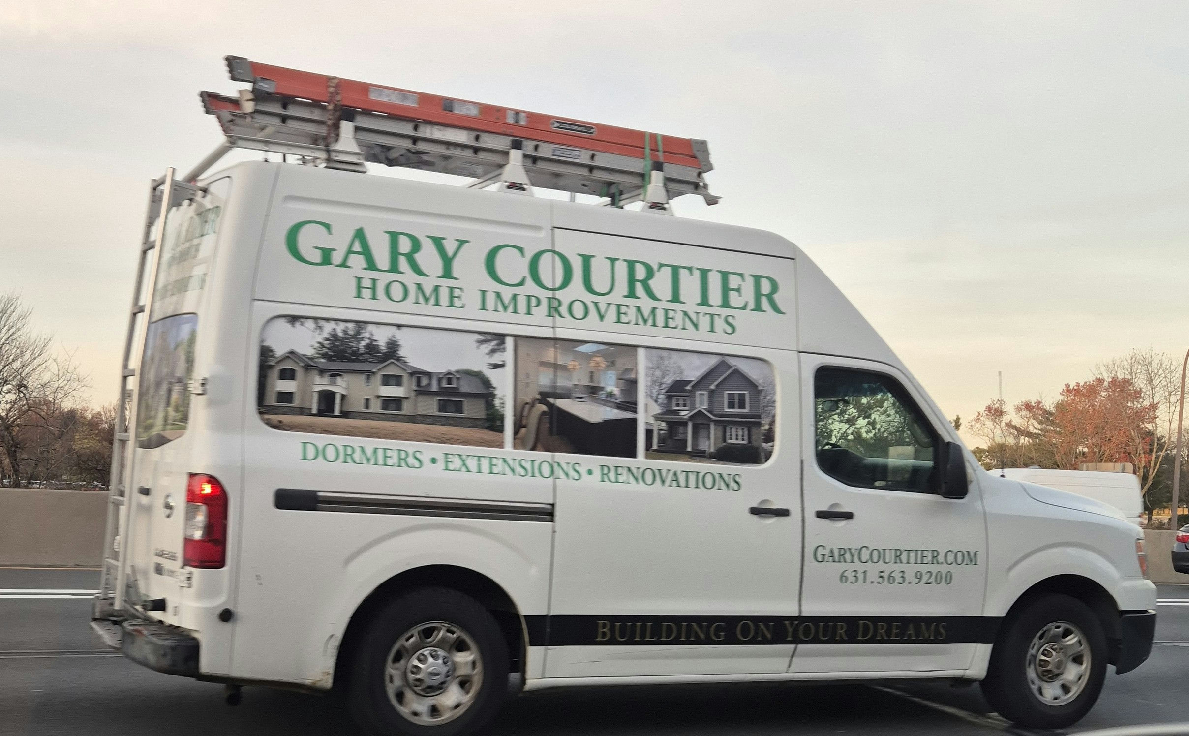 Gary Courtier logo