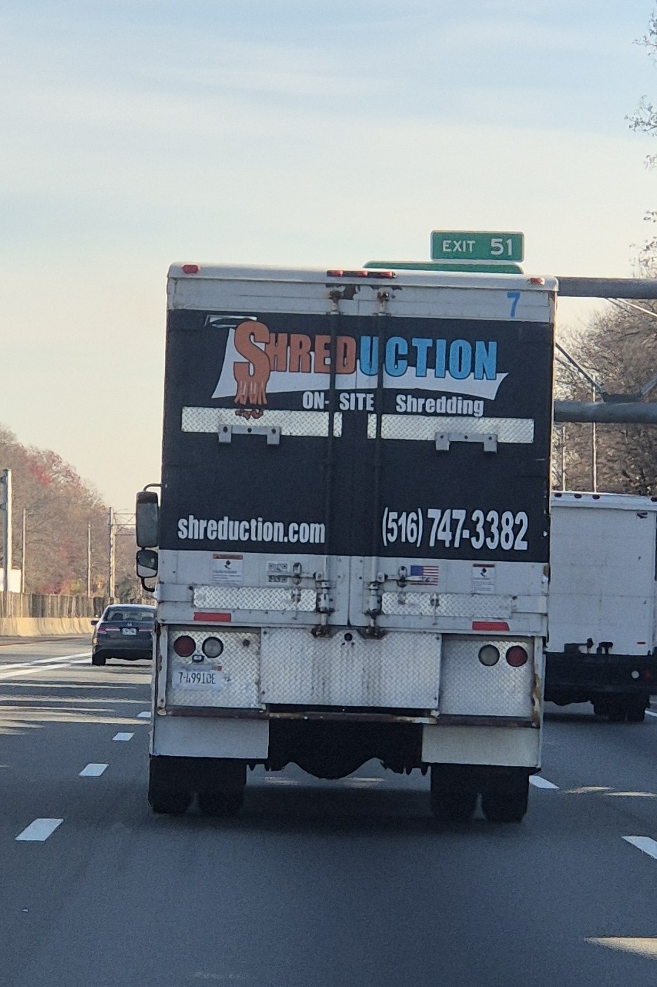 Shreduction logo