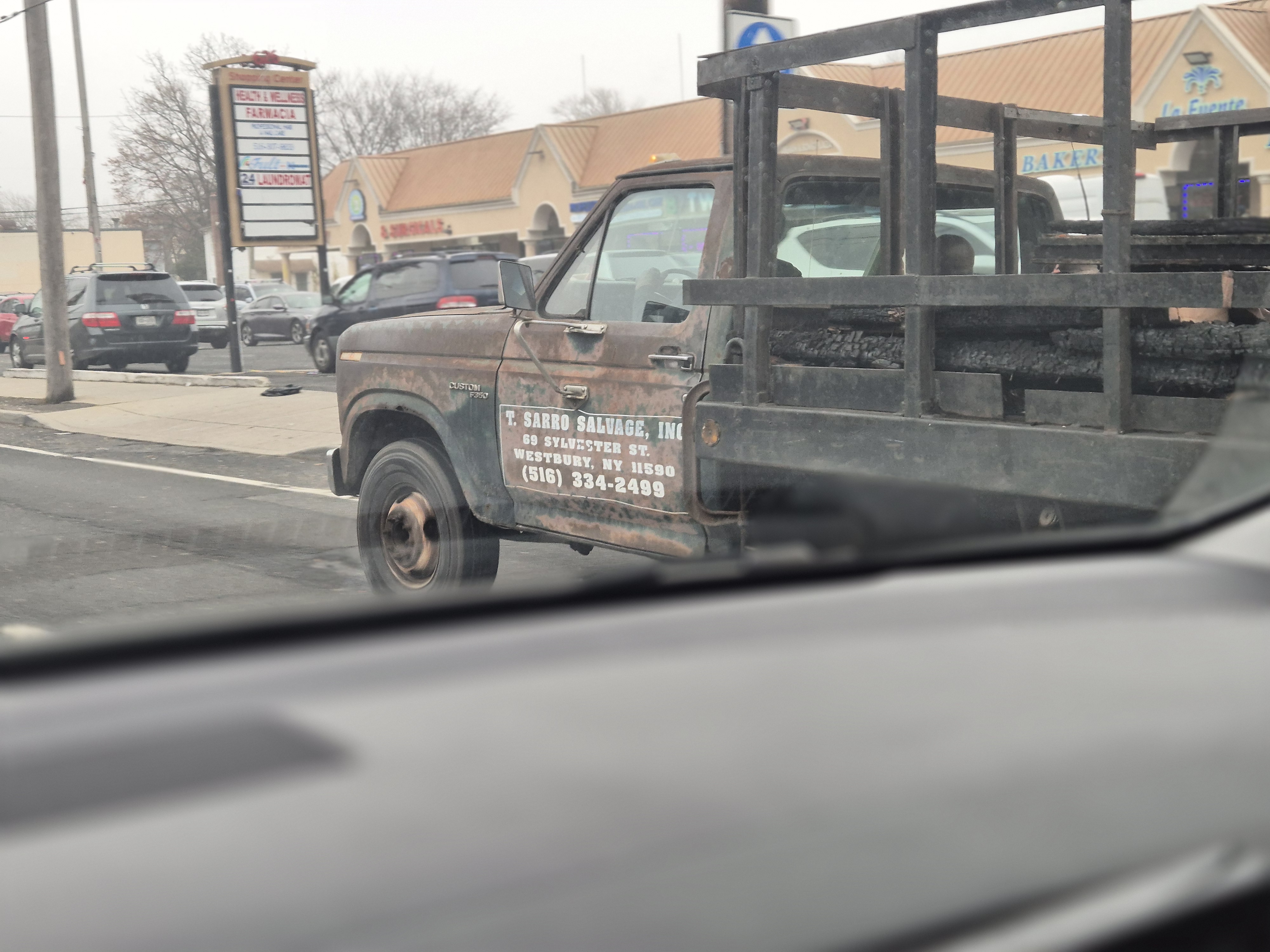 T. Sarro Salvage, Inc. logo